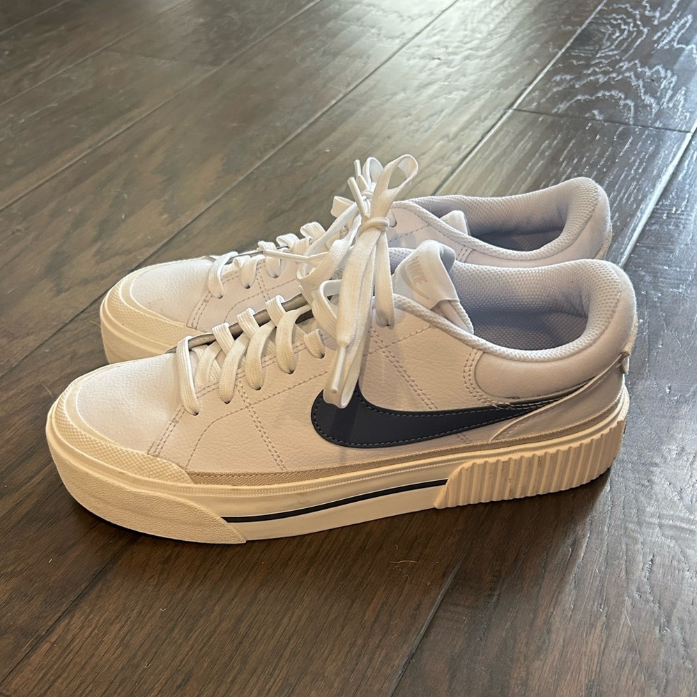 *New Nike Court Legacy Lift Women’s Sneaker 9.5